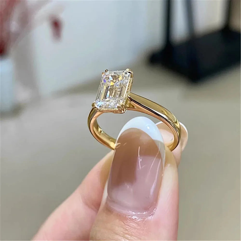 Esmerald- Anillo con Diamante corte esmeralda de 1 Ct IGI D VS1.